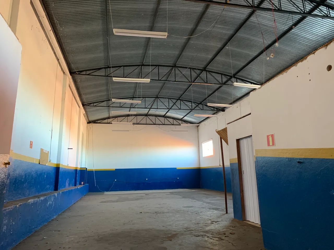 GALPÃO COMERCIAL DE 220 m² - SANTO ANTÔNIO DA PLATINA /PR - - Foto 3