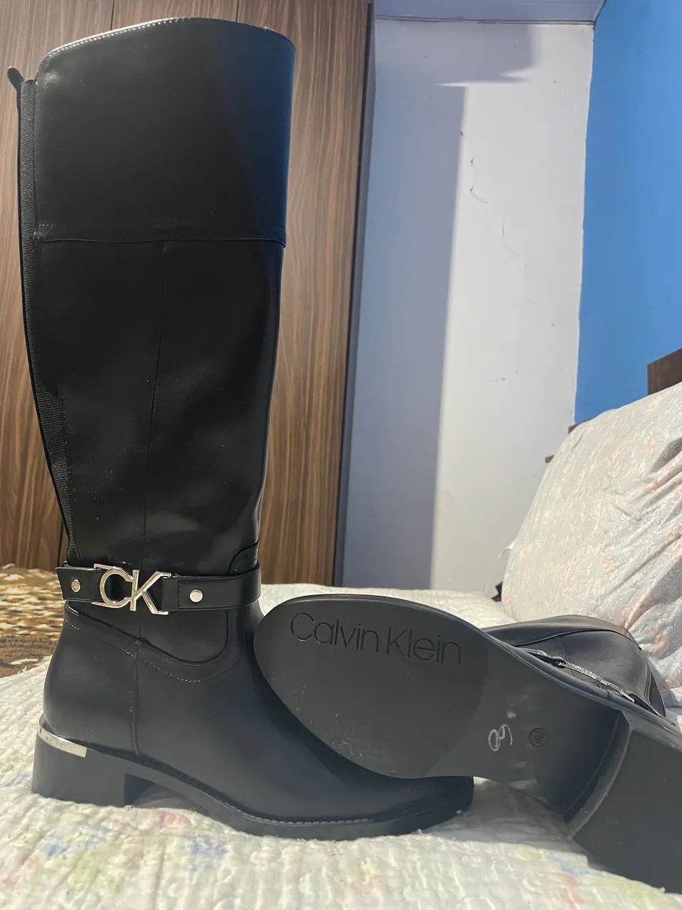 Bota Calvin Klein de couro original  - Foto 3