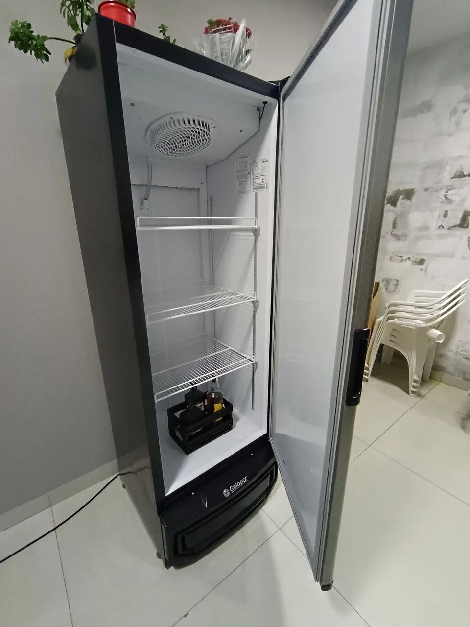 Vendo Cervejeira bem dizer Nova - Foto 2