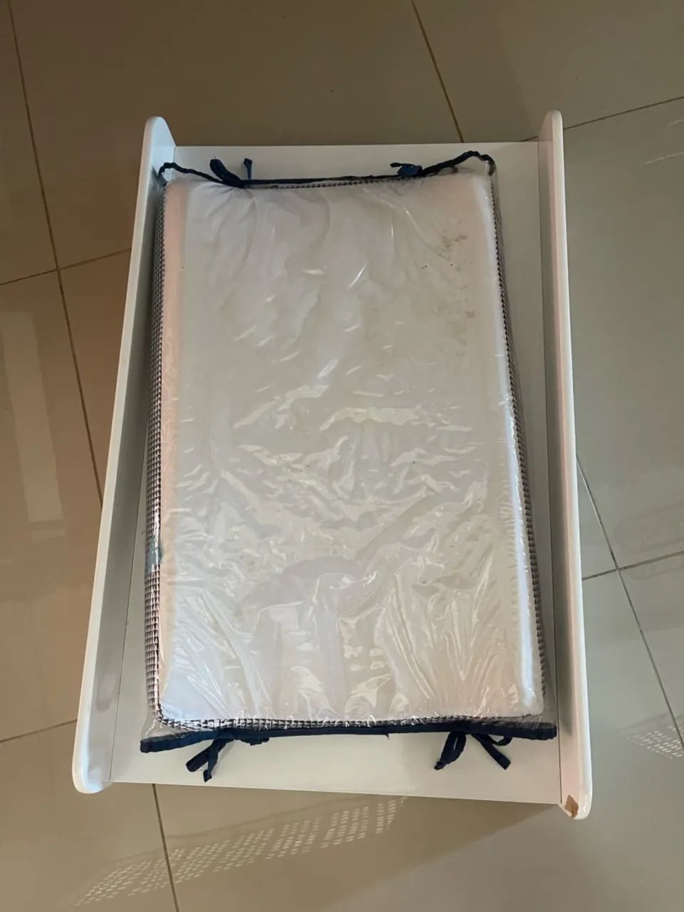 Trocador com suporte para berço 