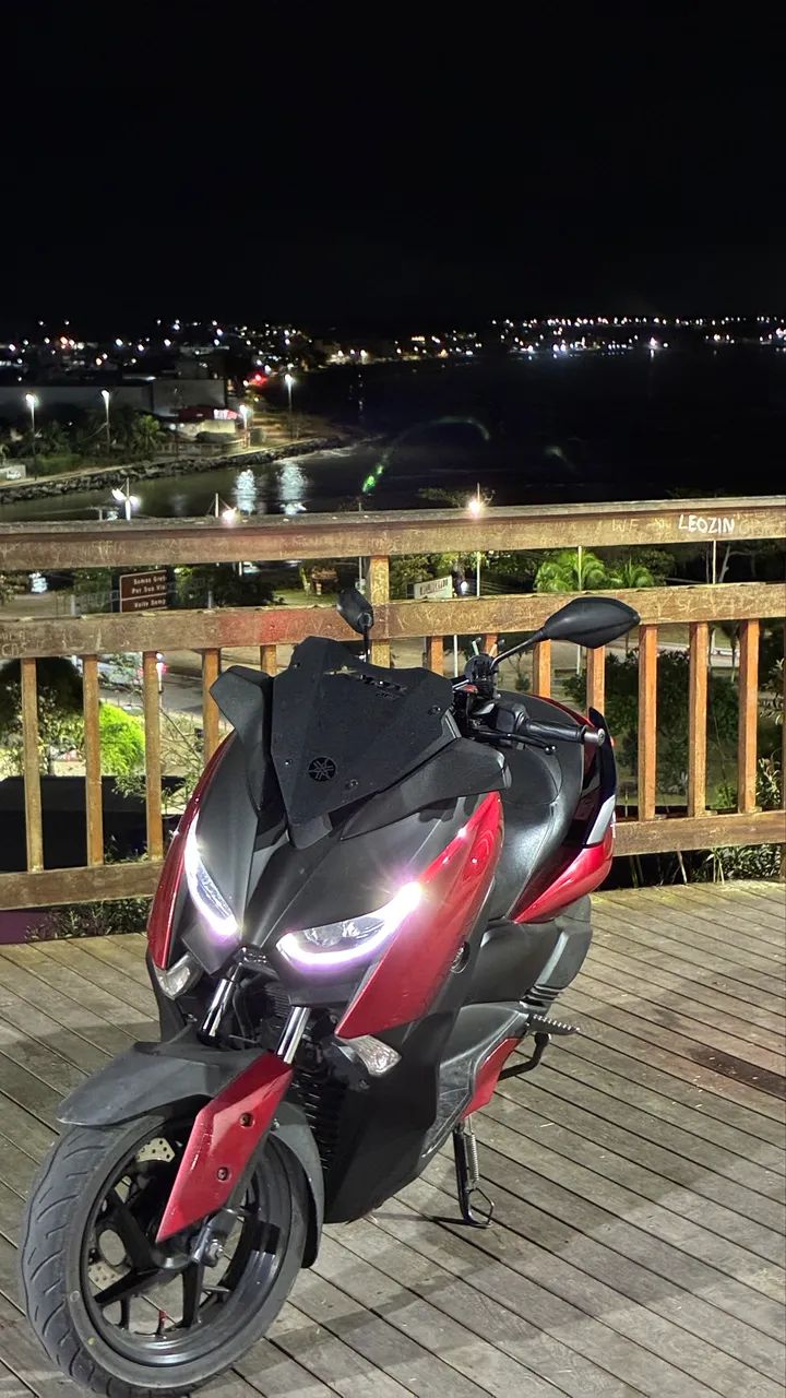  Yamaha 250 Xmax scooter  - Foto 3