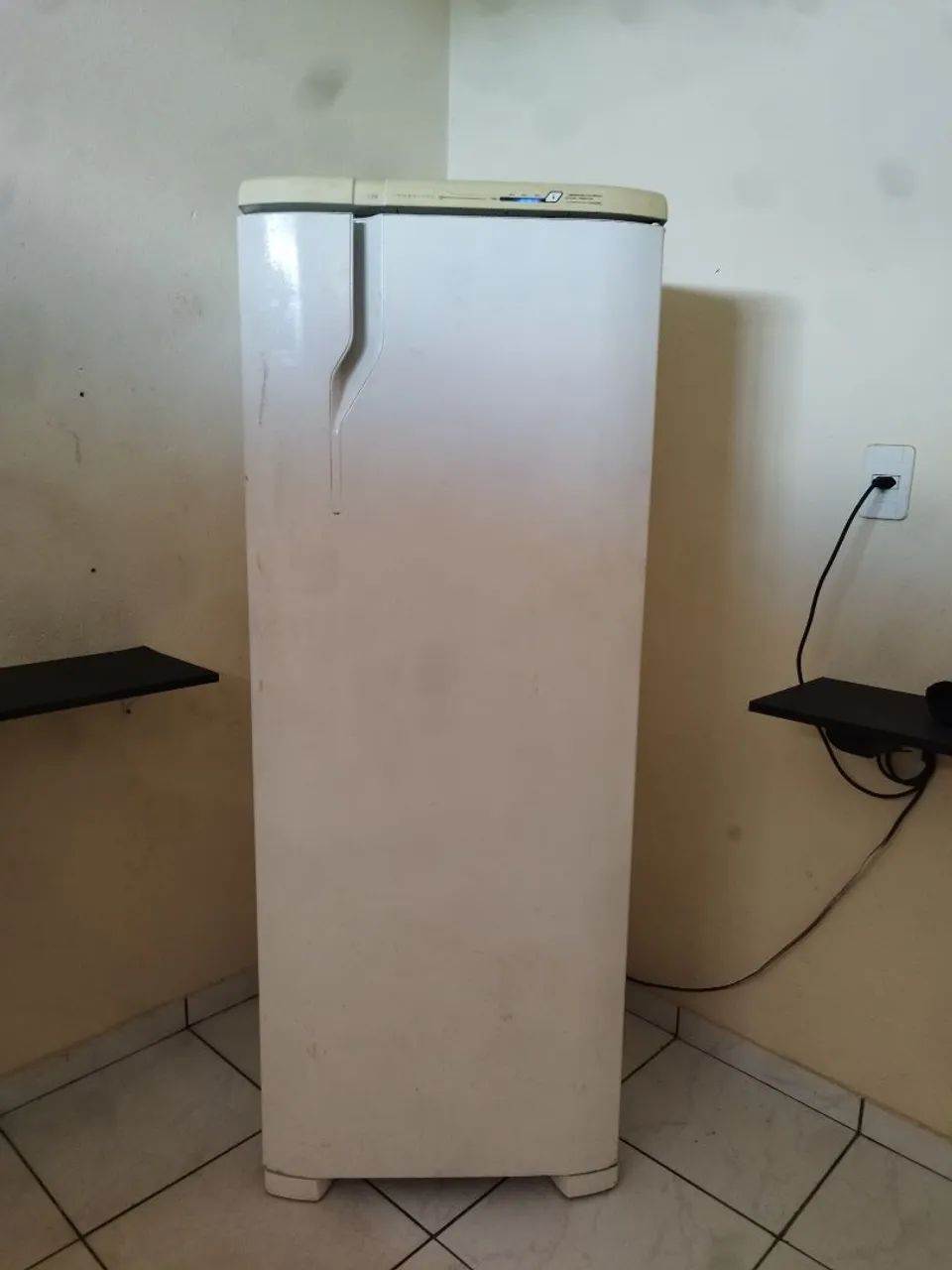 Vendo geladeira Eletrolux  - Foto 3