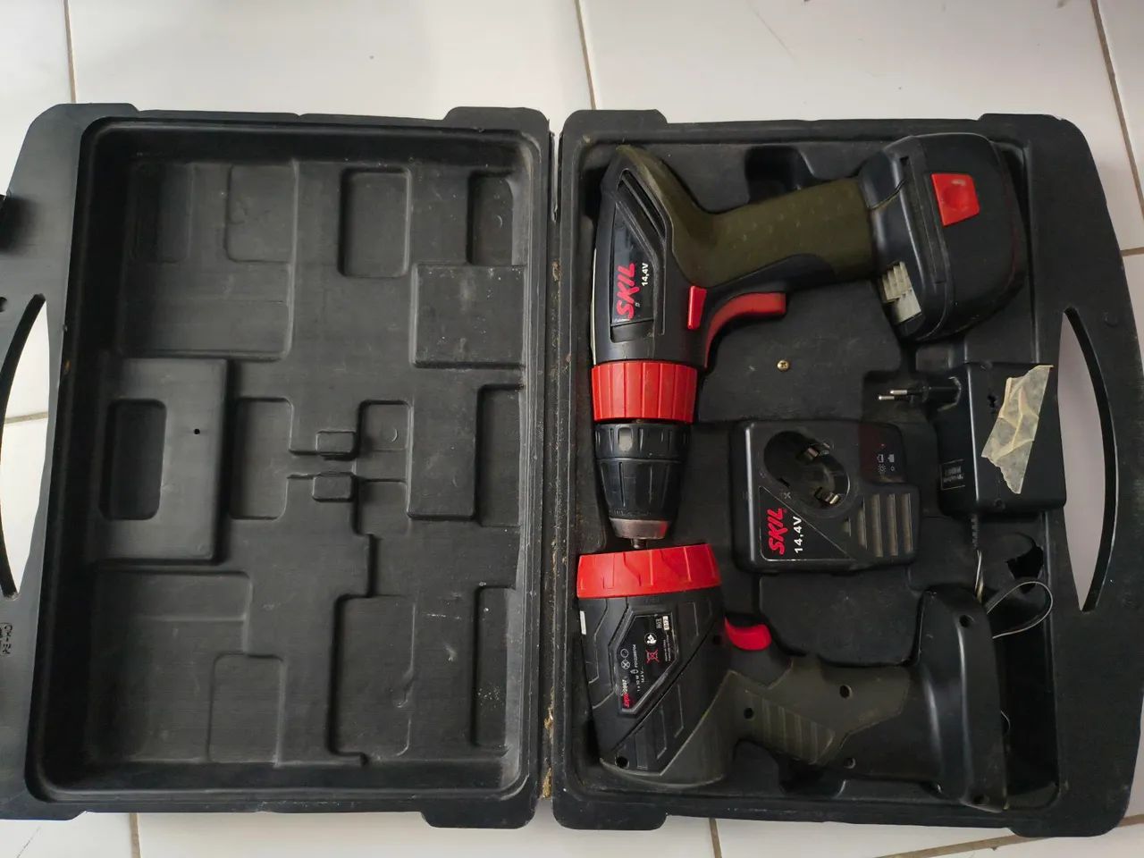 Kit Furadeira e lateral sem fio SKill - Foto 2