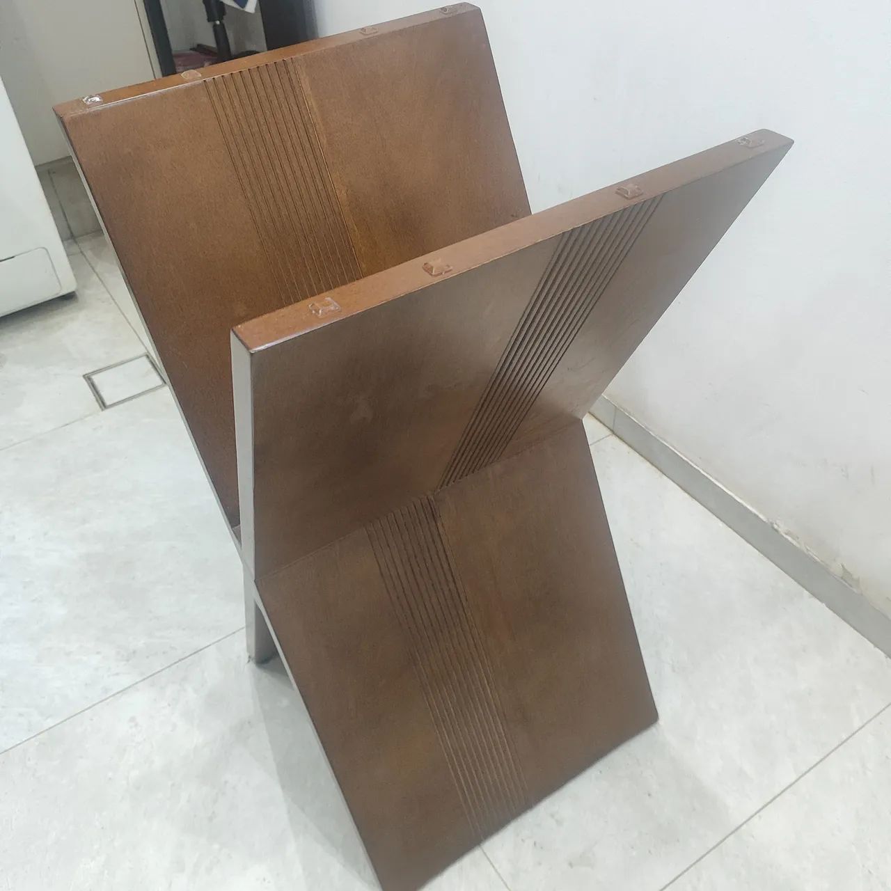 Mesa de madeira com tampo de vidro - Foto 3