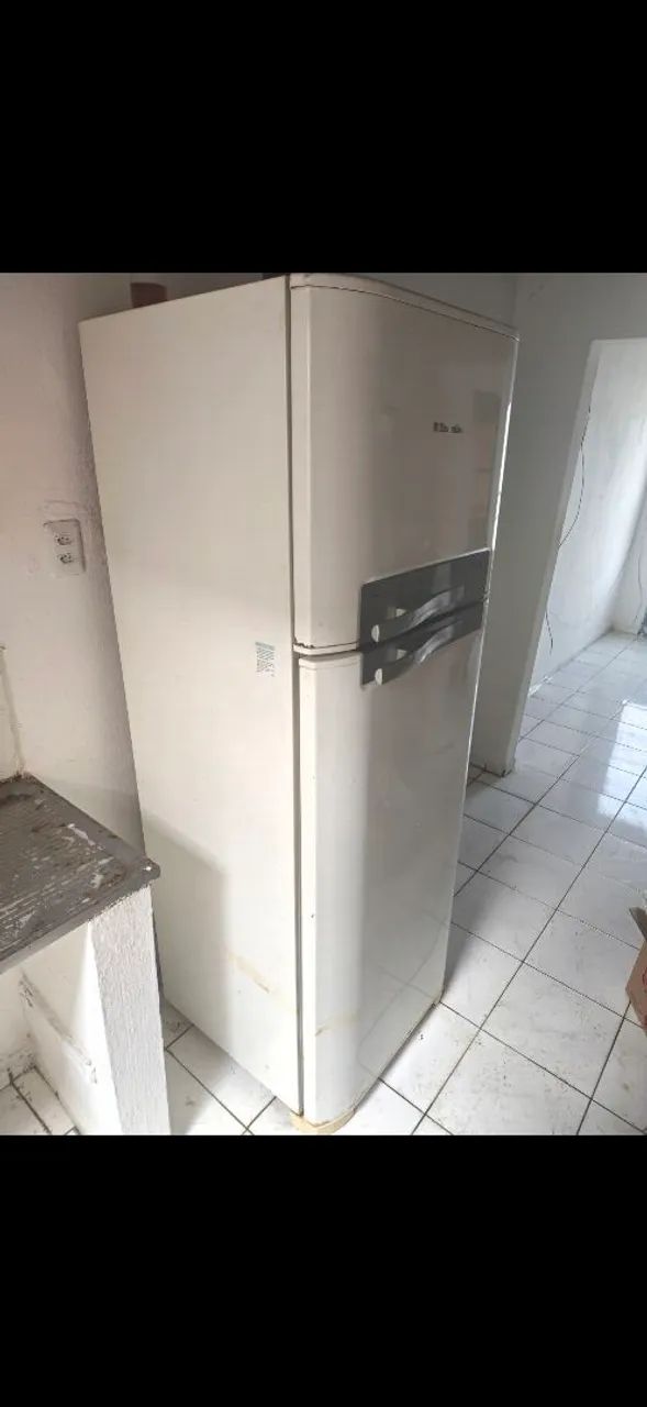 Geladeira Eletrolux único dono 500$ - Foto 3
