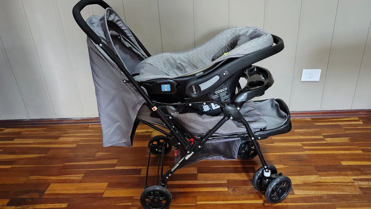 Carrinho de bebê com bebê conforto  Cosco Travel - Foto 5
