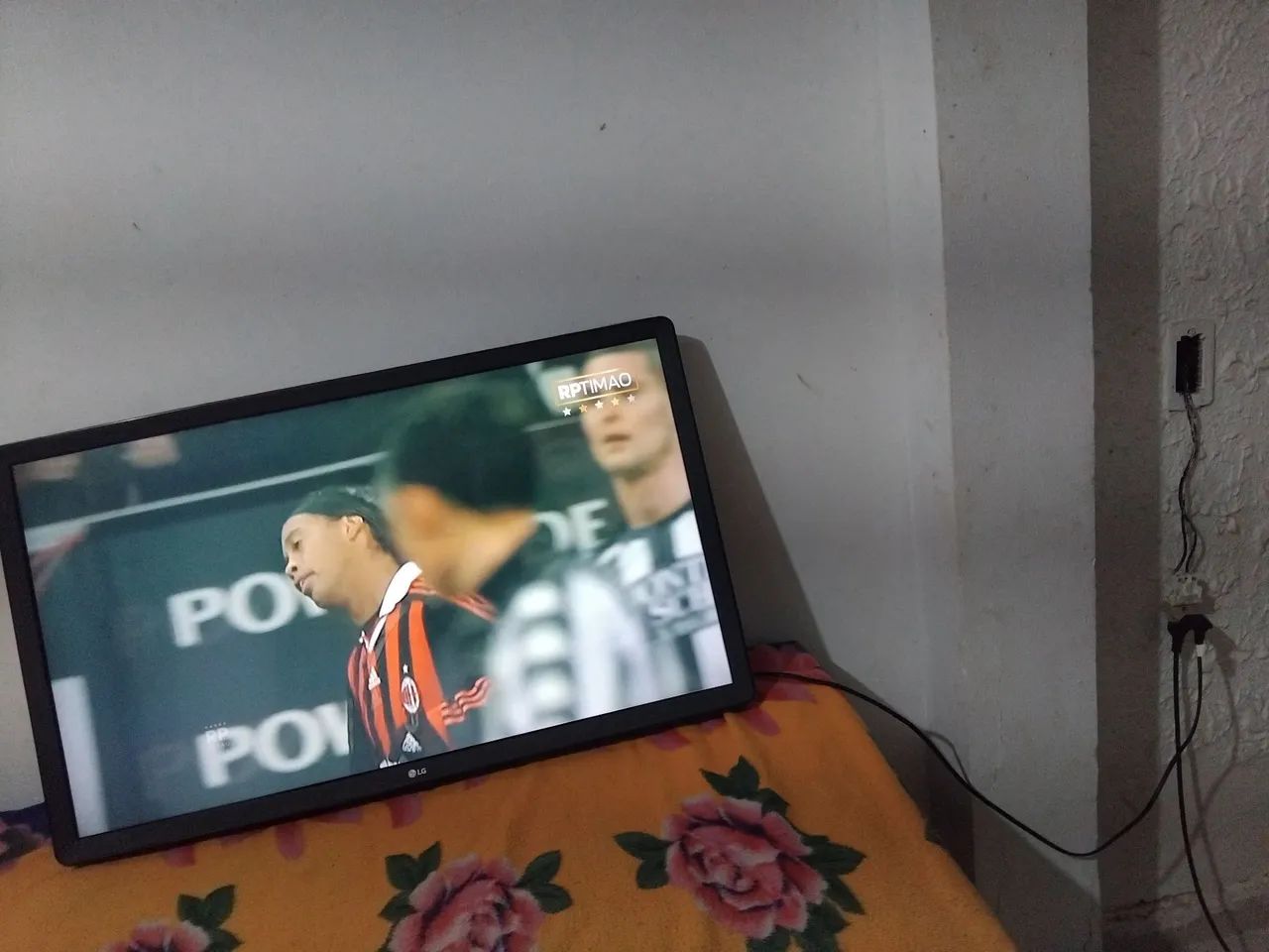 TV LG 32 FULL HD COM MENU E YOUTUBE NETFLIX!! - Foto 2