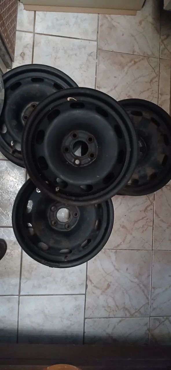 ARO 15 COM CALOTAS E PARAFUSOS - Foto 5
