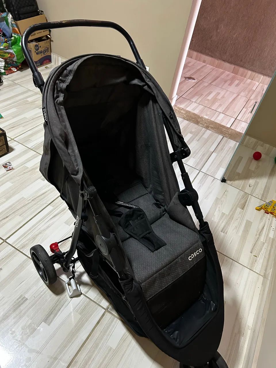 Carrinho de bebê usado 