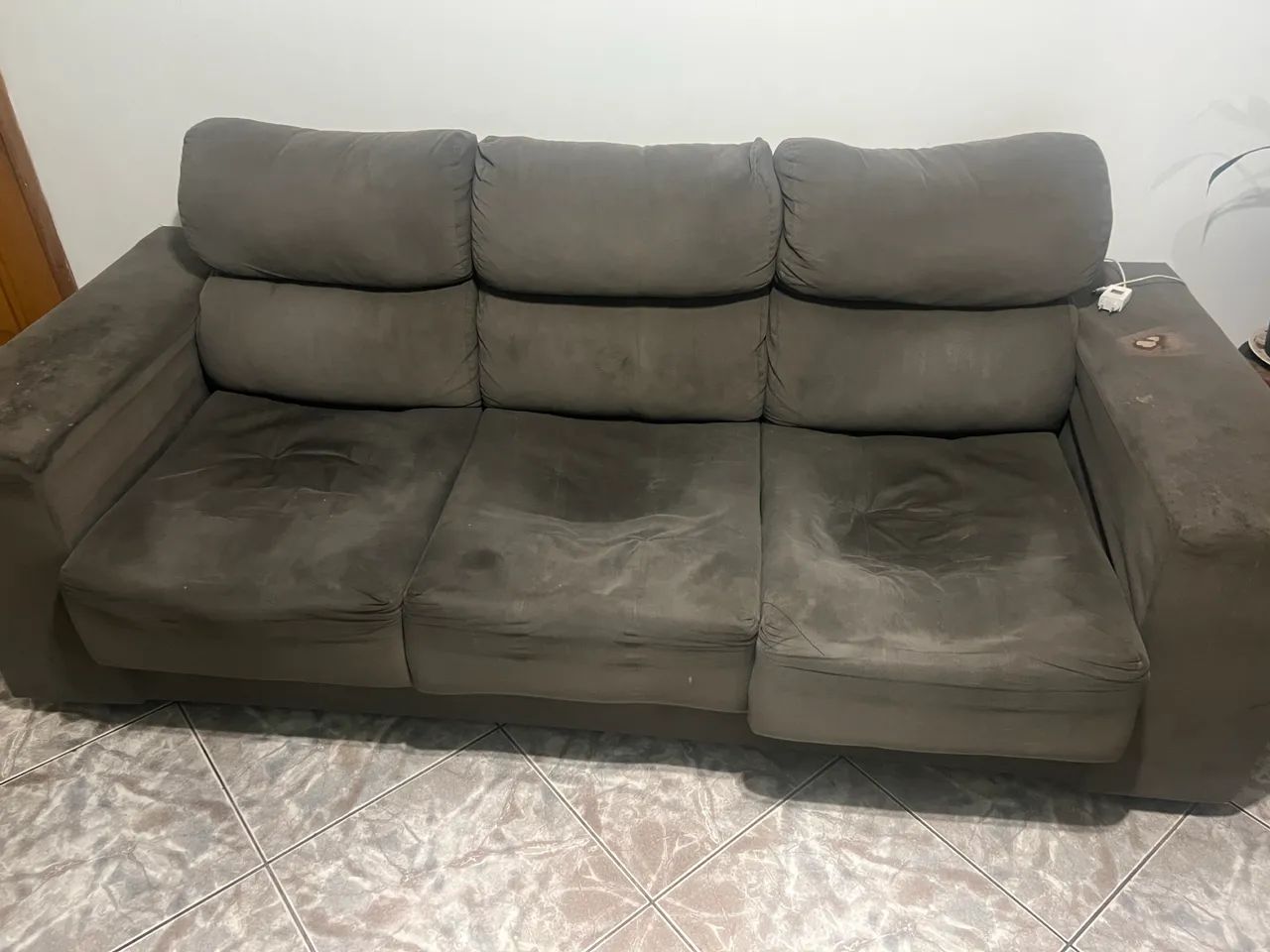 Vendo sofá 3 lugares - Foto 2