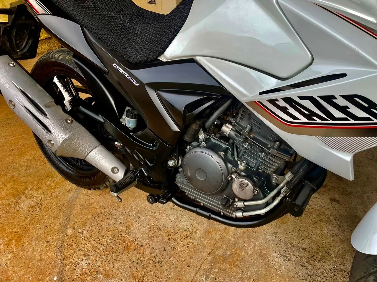 Fazer 250 Bluetooth flex