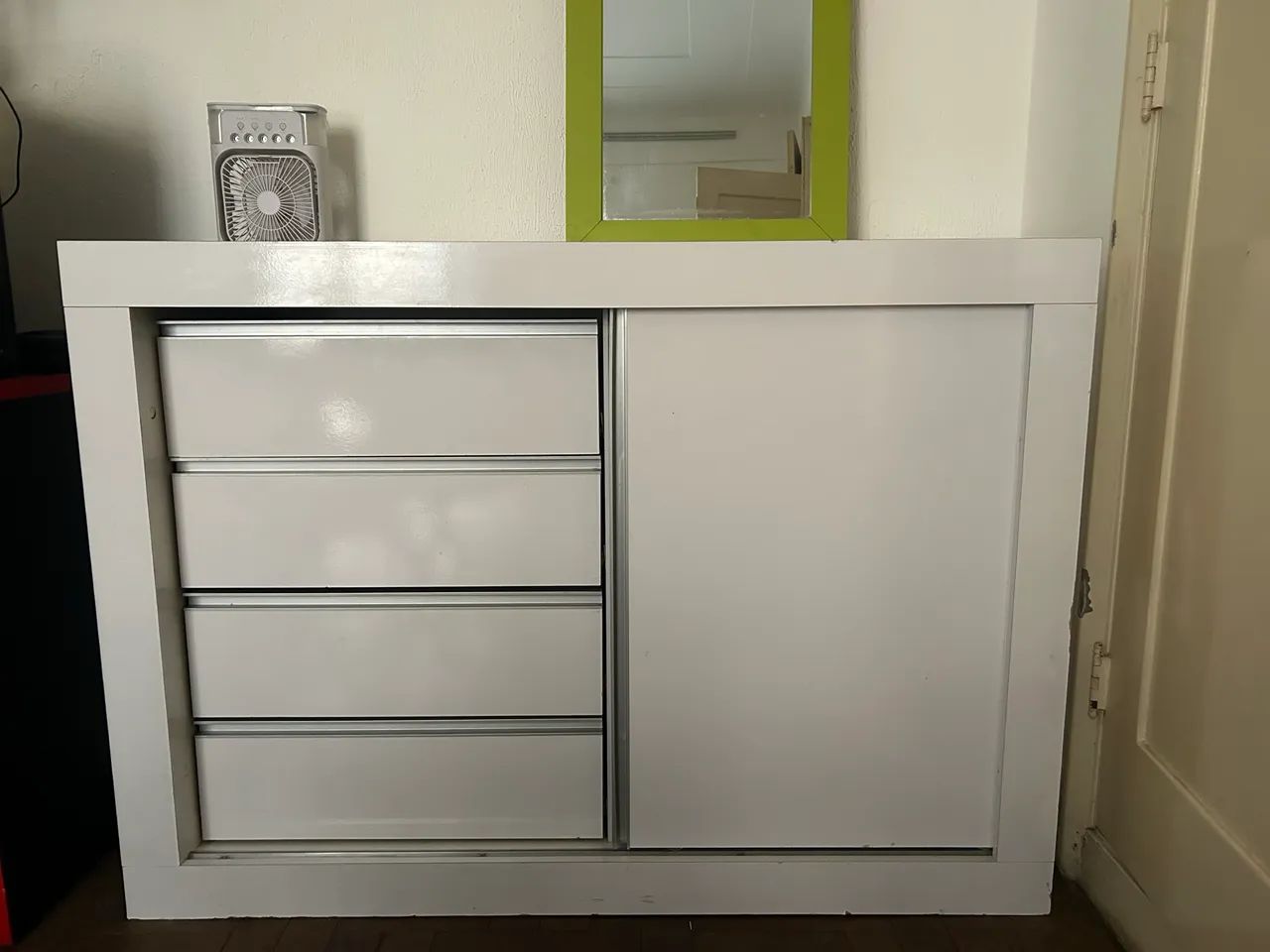 Cômoda grande em perfeito estado