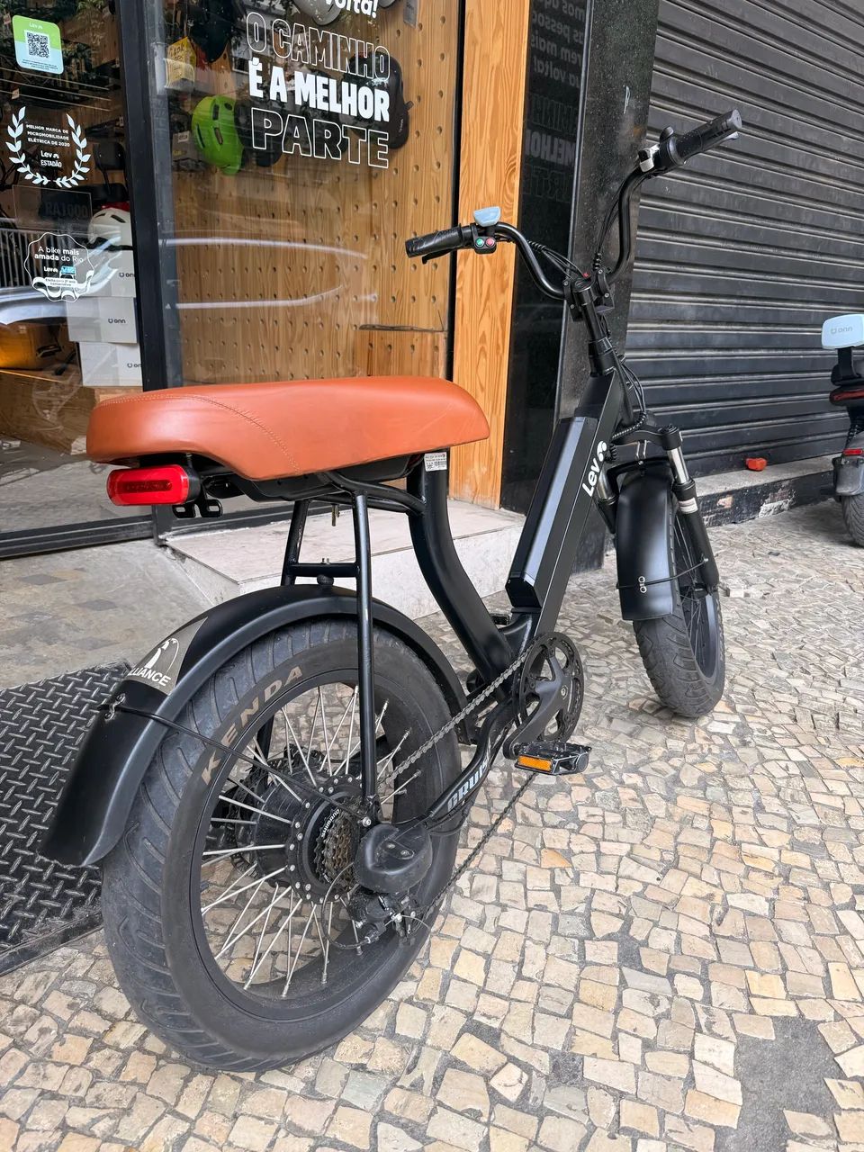LEV CRUISER PRETA  - Foto 3