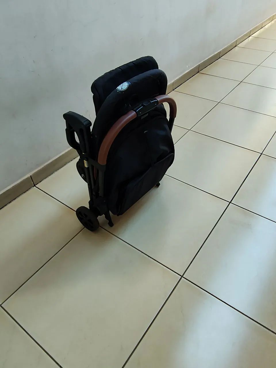 Carrinho de bebê e cadeira de alimentação  - Foto 3