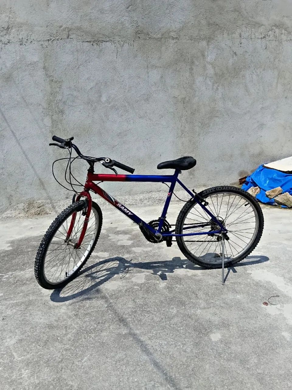 VENDO BICICLETA COM 18 MARCHAS ARO 26 - Foto 2