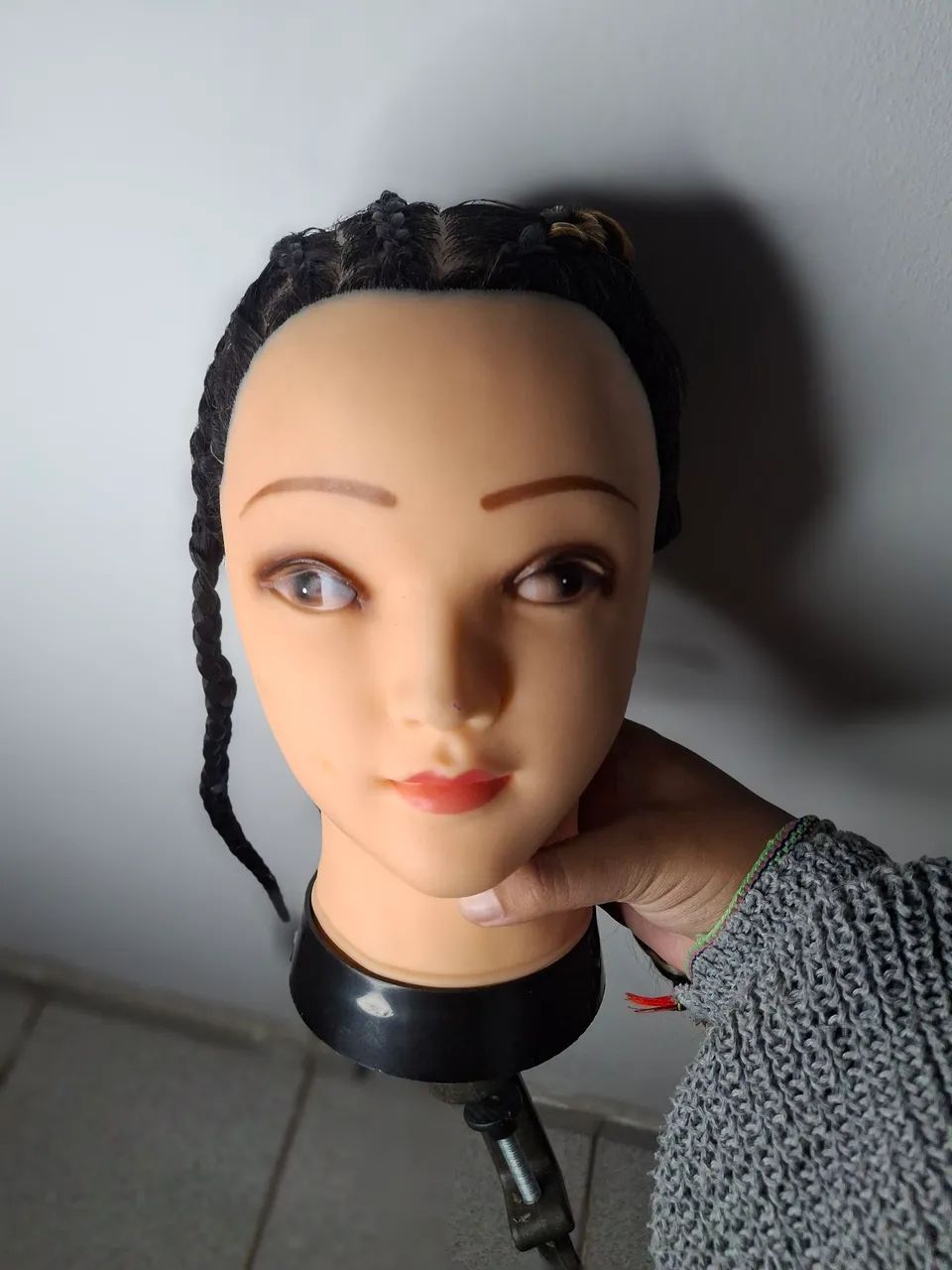 Combo - Carrinho Auxiliar, Cabeça de Boneca e Separador de Mechas de parede - Foto 5