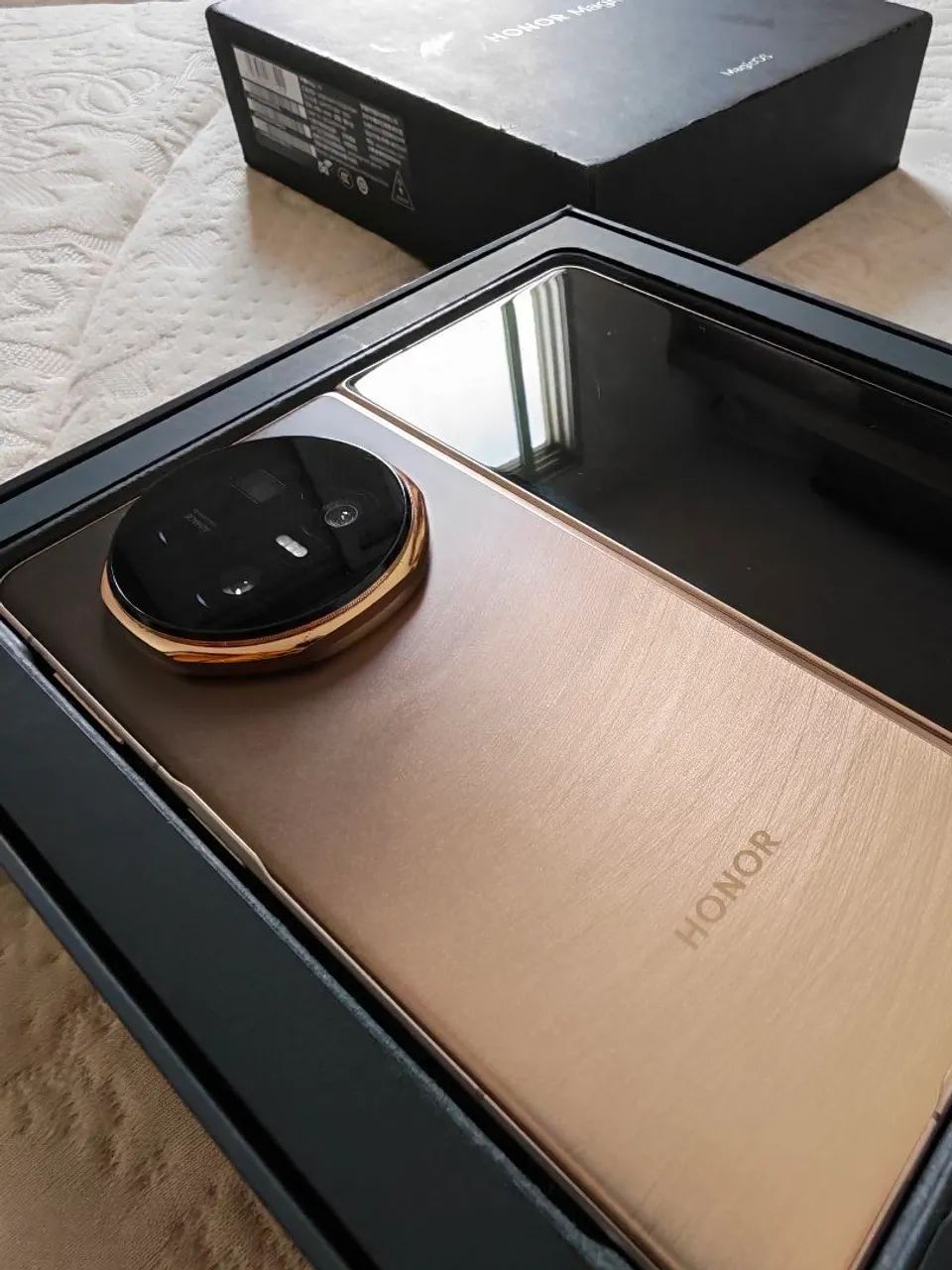 Honor Magic V5 