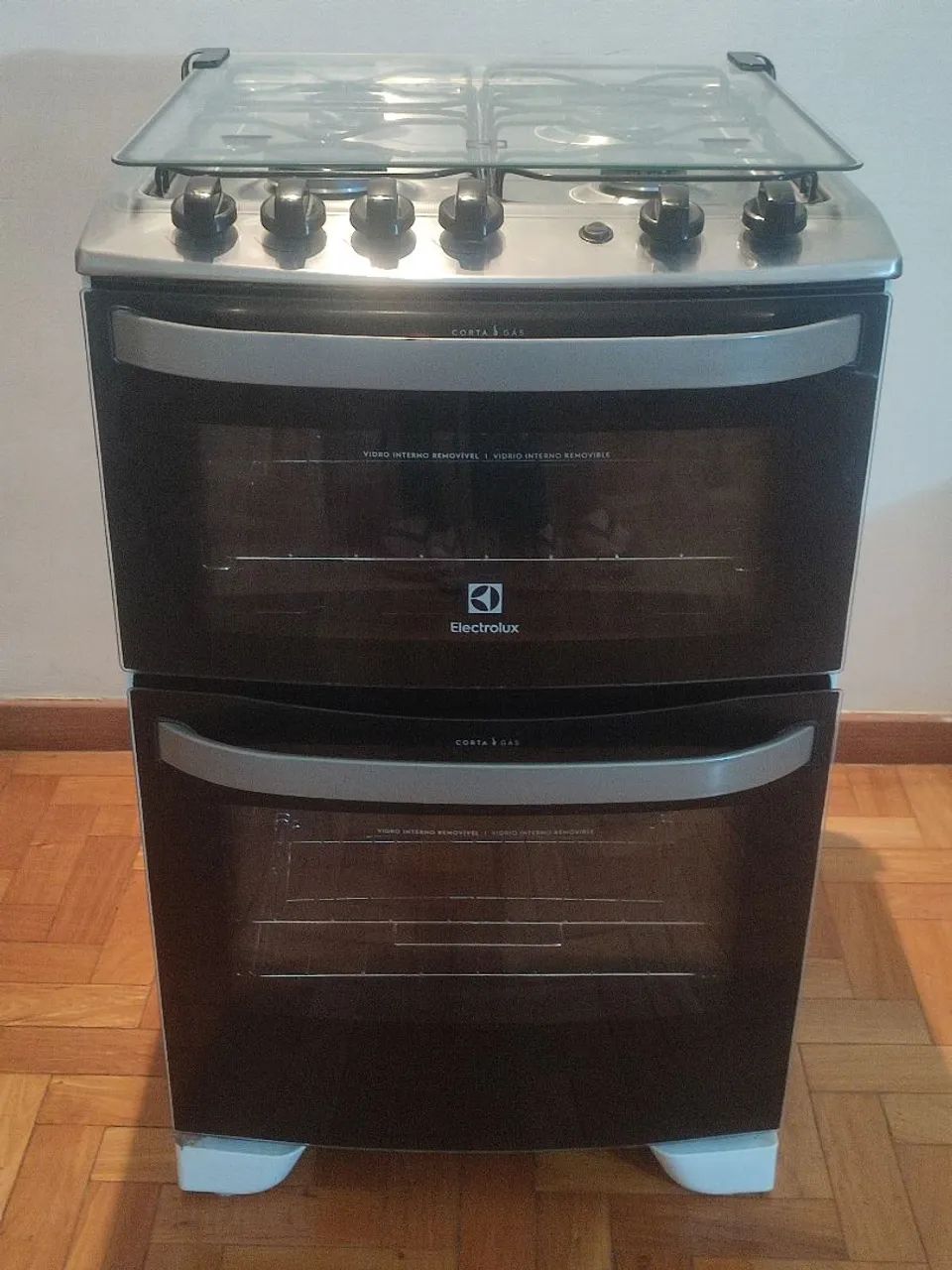 FOGÃO ELÉTRICO LINDO E PRATICAMENTE NOVO