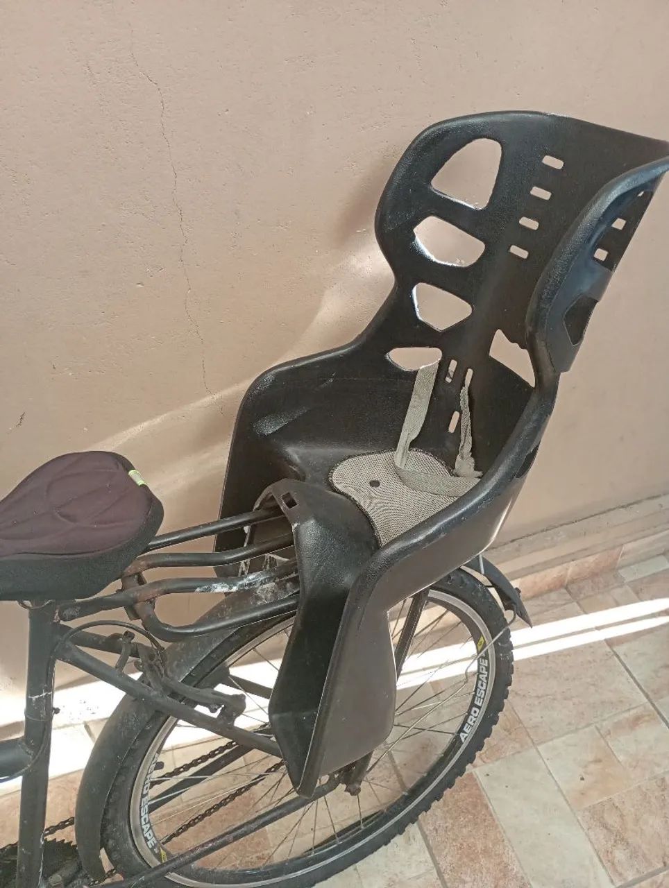 Bicicleta aro 26 com cadeirinha  - Foto 4