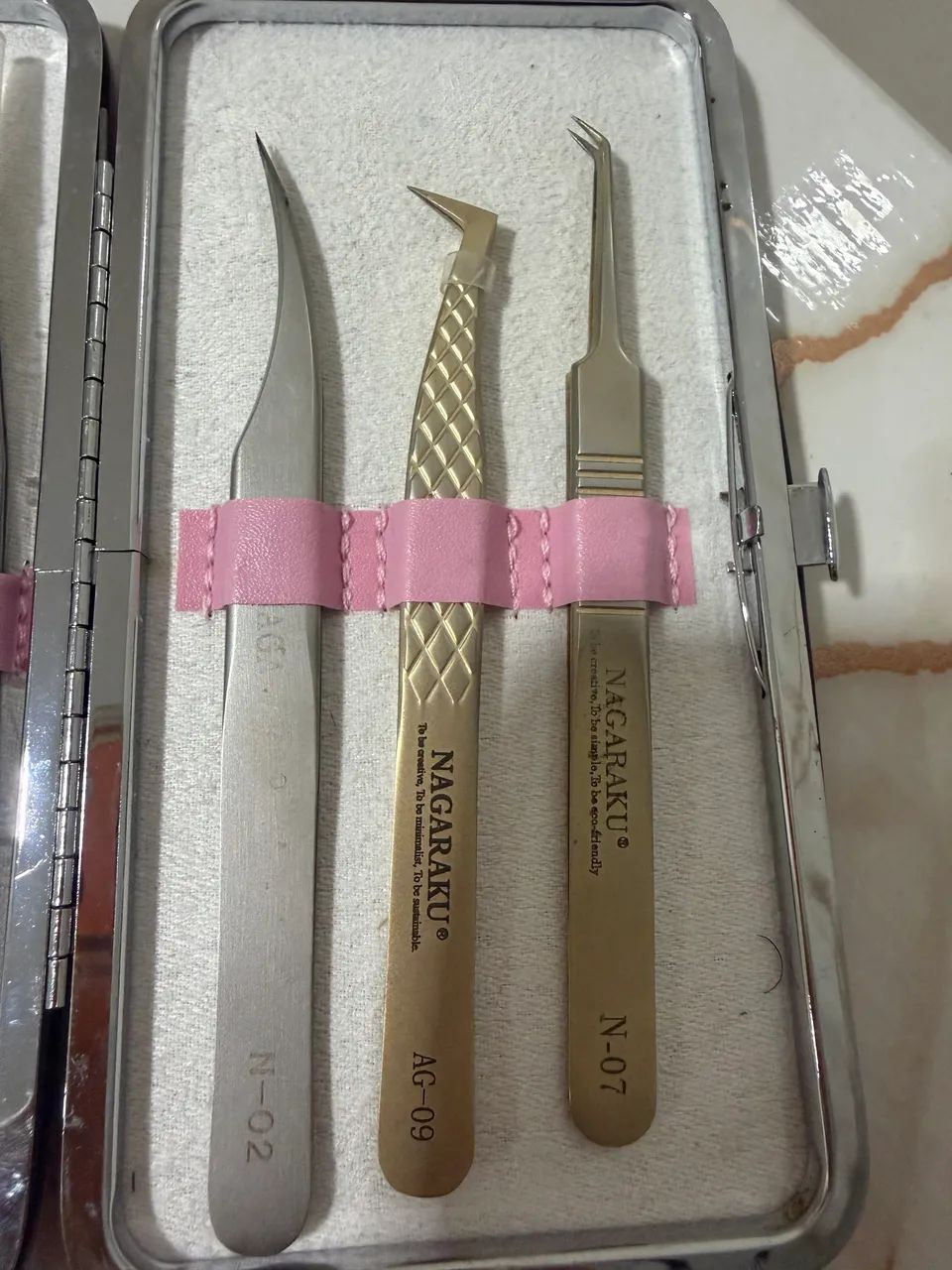 Pinças para cílios, as melhores, e no vai junto a considerada Ferrare das pinces - Foto 4