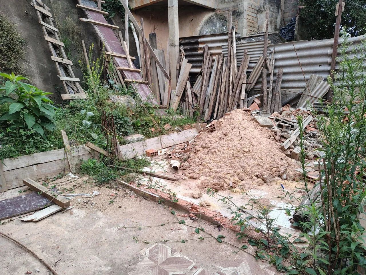 TERRENO 160m2 NO MILHO BRANCO ATRAS DO CAMPO DE FUTEBOL 8m x 16m de lado  - Foto 2