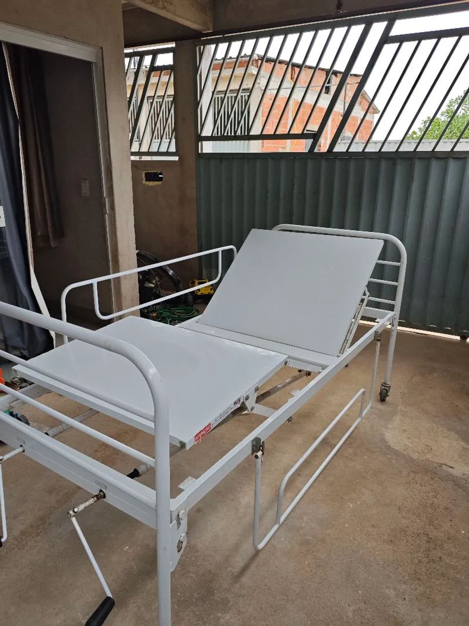 Cama hospitalar com colchão  - Foto 2
