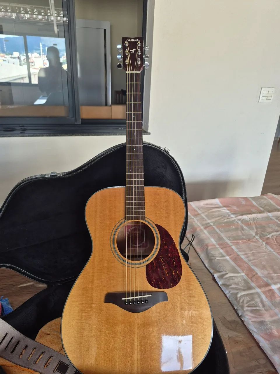Violão Yamaha Fs 700 elétrico, tampo sólido.  - Foto 3