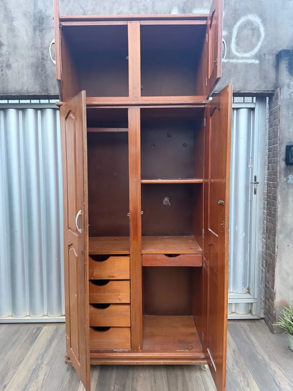 Guarda roupa de madeira  - Foto 2