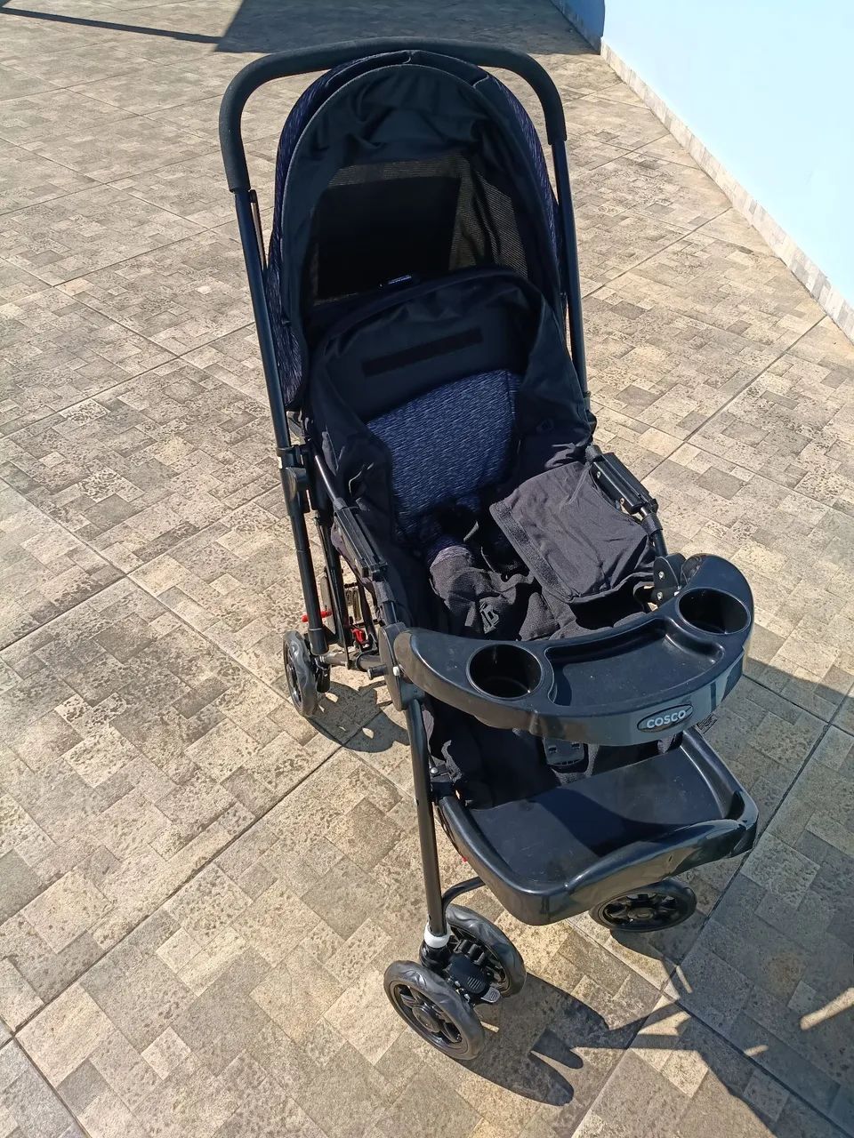 Carrinho de bebê com bebê conforto cosco - Foto 5
