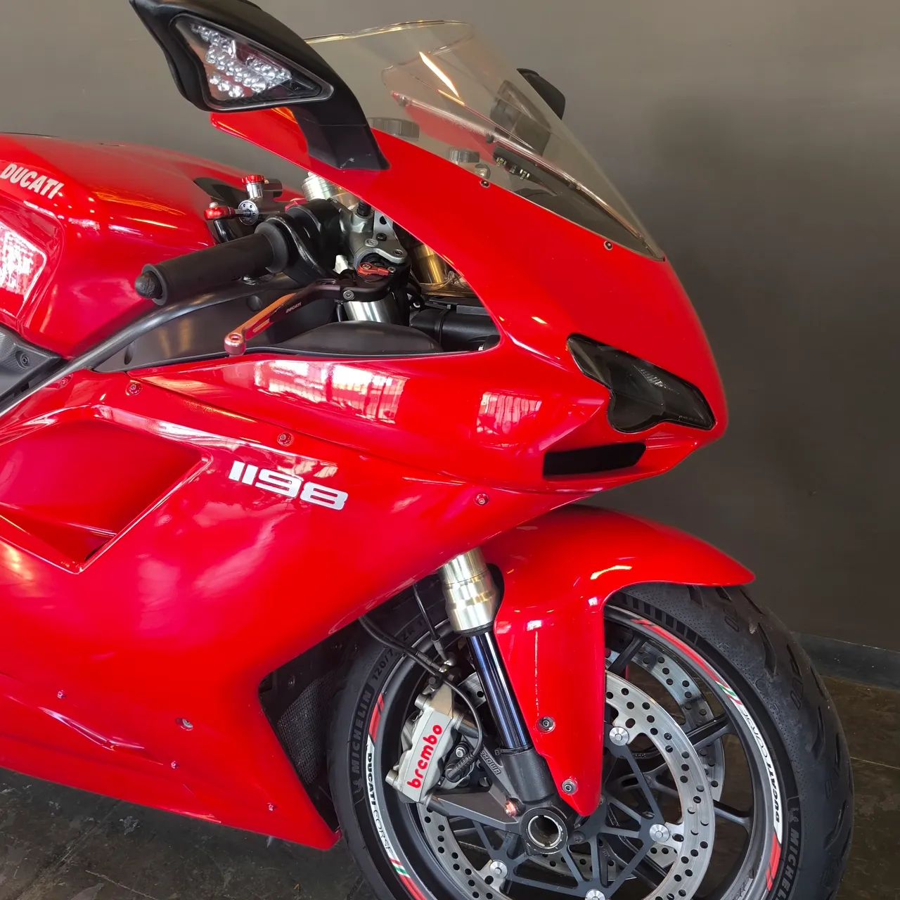 Ducati SBK 1198  - Foto 3