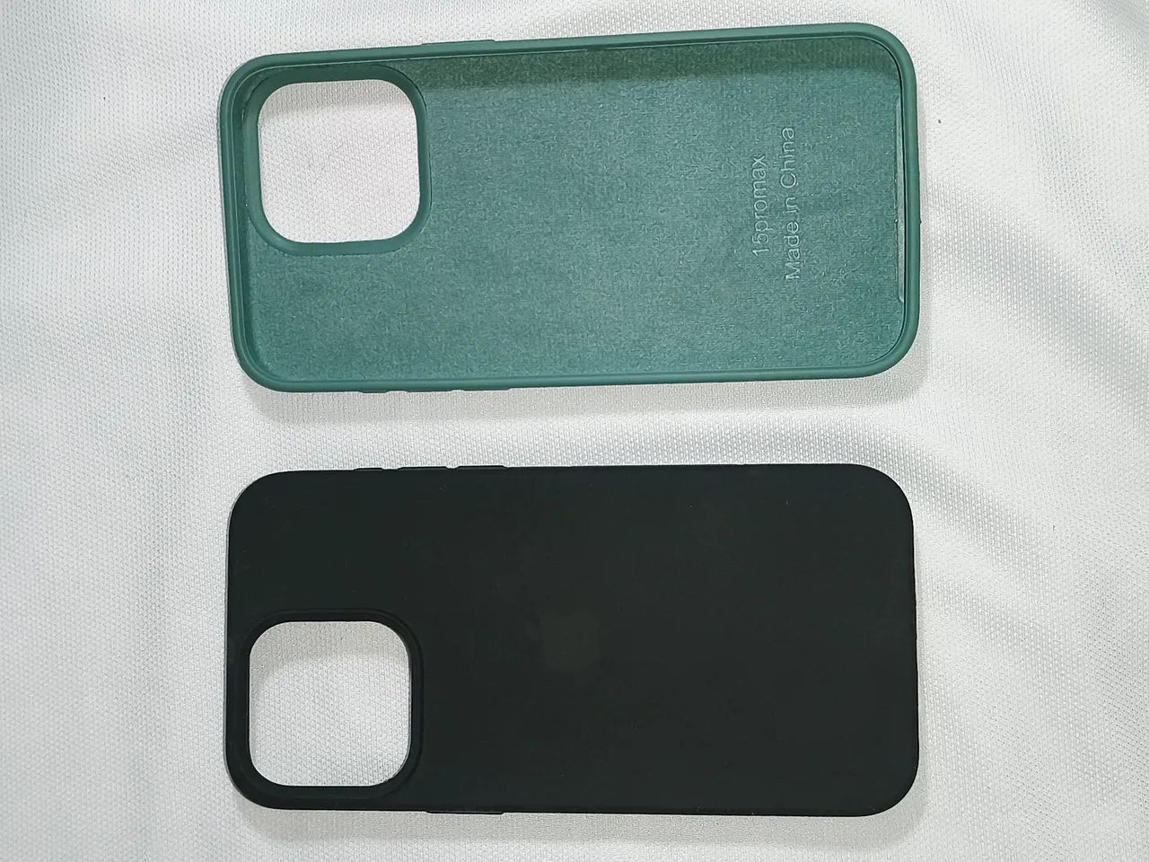 Lote com 30 Capinhas de Silicone para iPhone 15 e 15 Pro Max | Novas - Foto 2