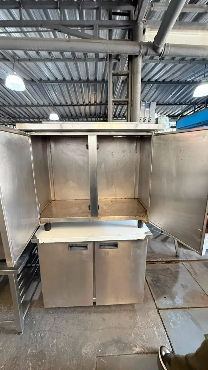 Buffet em Aço Inox - 2 Portas | Seminovo - Foto 2