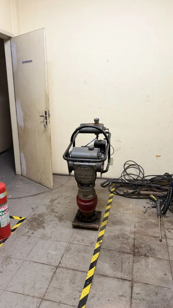 Compactador de solo (sapinho) a percussão de 3,5 HP  - Foto 4
