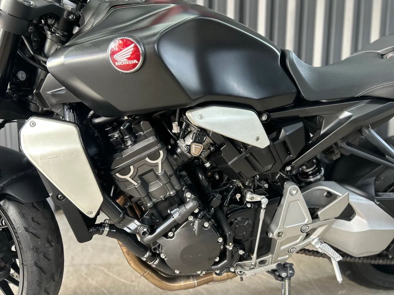 CB 1000R 2024 - Foto 4