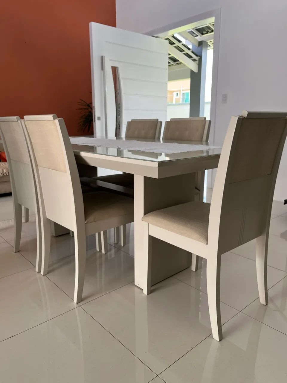 Conjunto mesa de jantar com cadeiras (excelente estado) - Foto 2