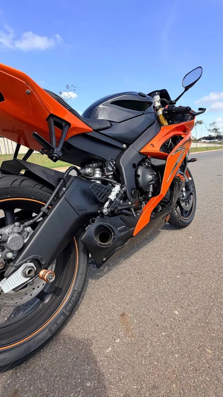 Yamaha R6 - Foto 3