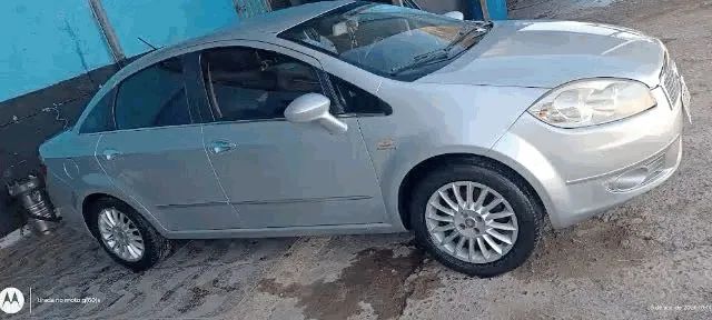 Fiat Linea Absolute 1.9/1.8 Flex Dualogic 4P 2010 - Foto 4