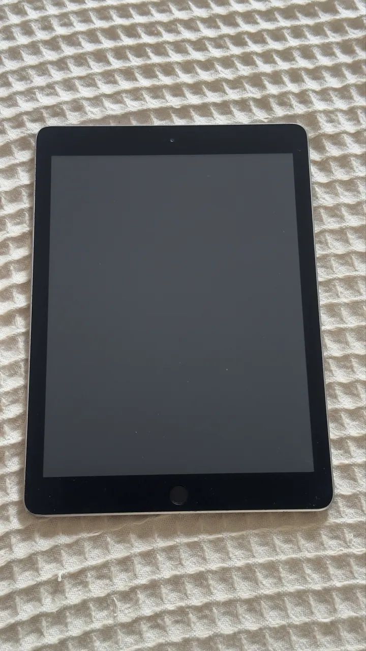 iPad Apple 6ª Geração 32GB Wi-Fi - Prata - Modelo A1893 - Foto 4