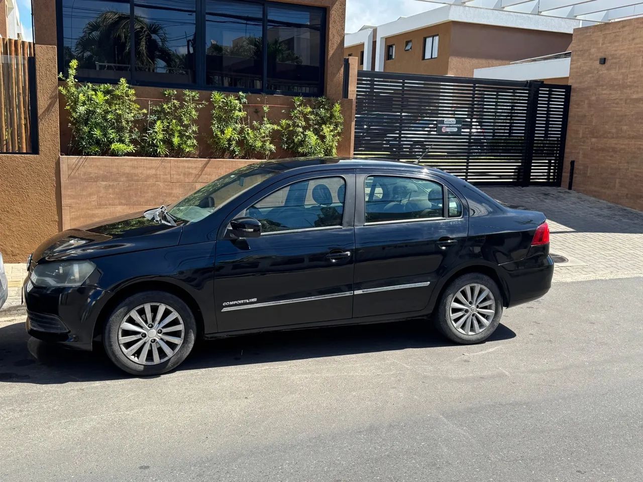 Volkswagen Voyage VOYAGE Comfortline 1.0 T.Flex 8V 4p 2015