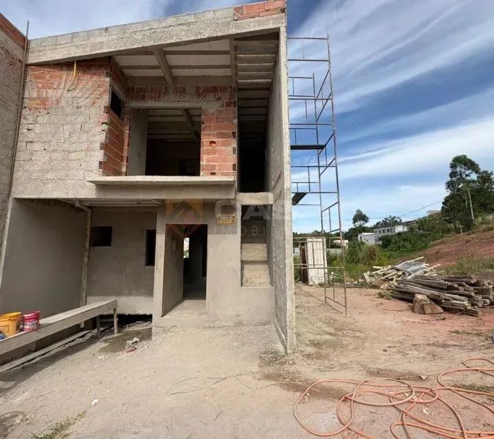 Casa com 3 quartos, 1 suíte, 2 vagas  3 Quartos com Suíte  104m²  São Francisco - Foto 4