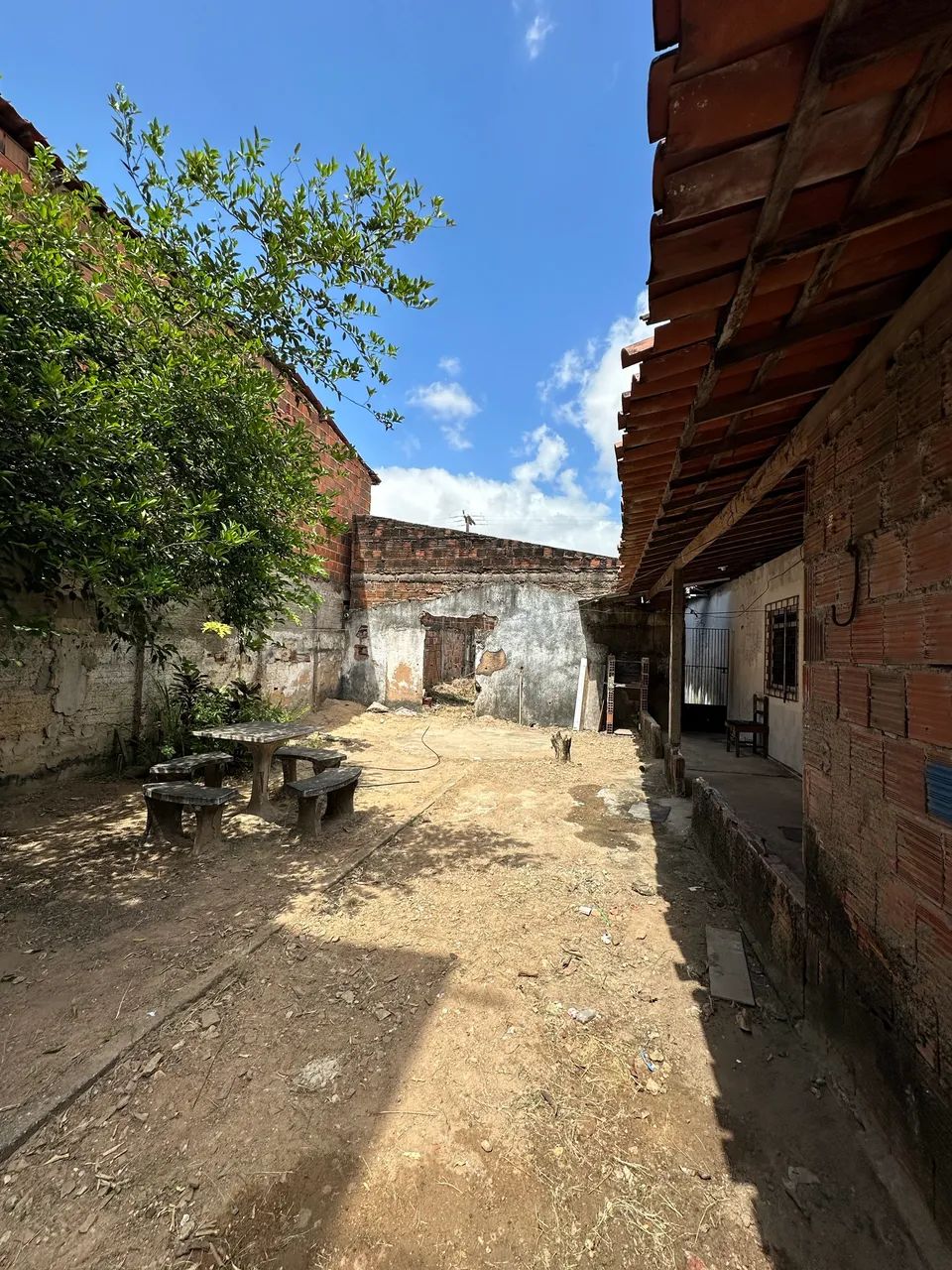 VENDO - GRANJA LISBOA
