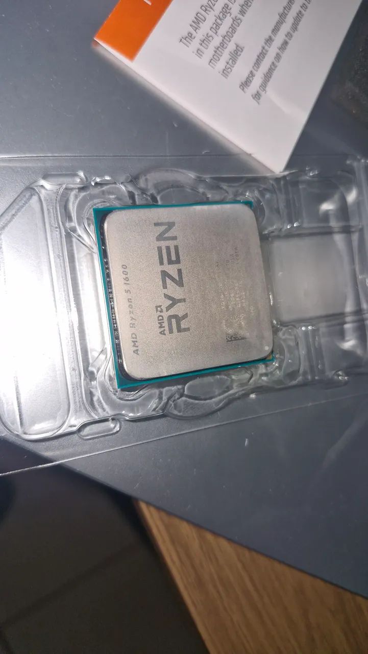 Ryzen 5 1600 com coller box