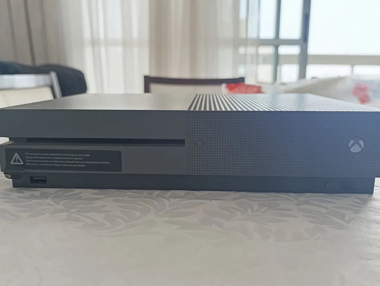 XBOX ONE S + CONTROLE