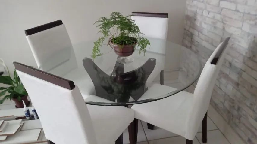 Mesa jantar com quadro cadeiras 