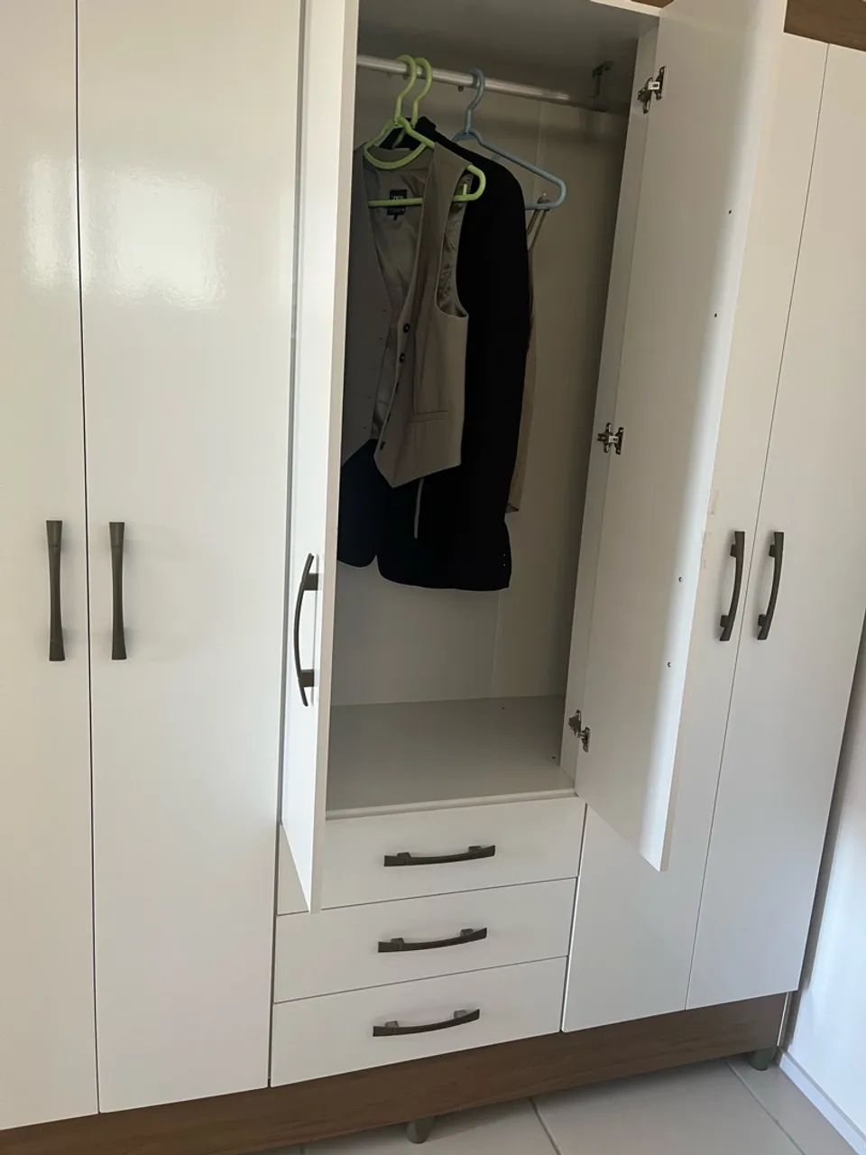 Guarda roupa 6 portas  - Foto 4