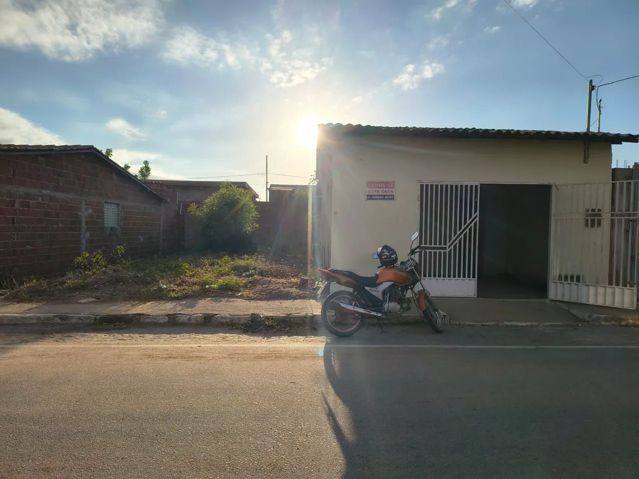Casa com terreno a venda  preço a negociar 