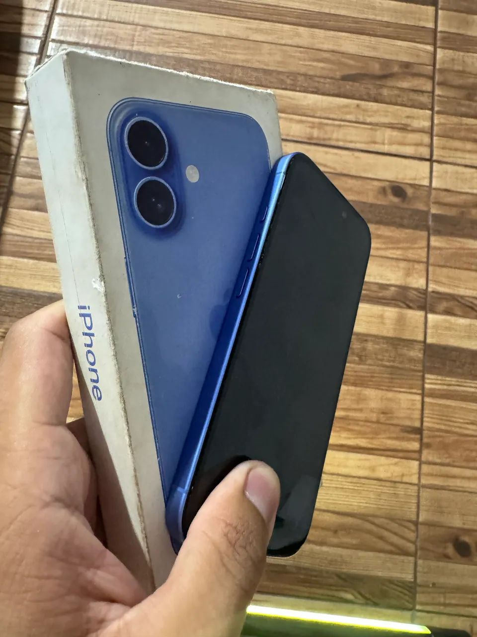 iPhone 16 