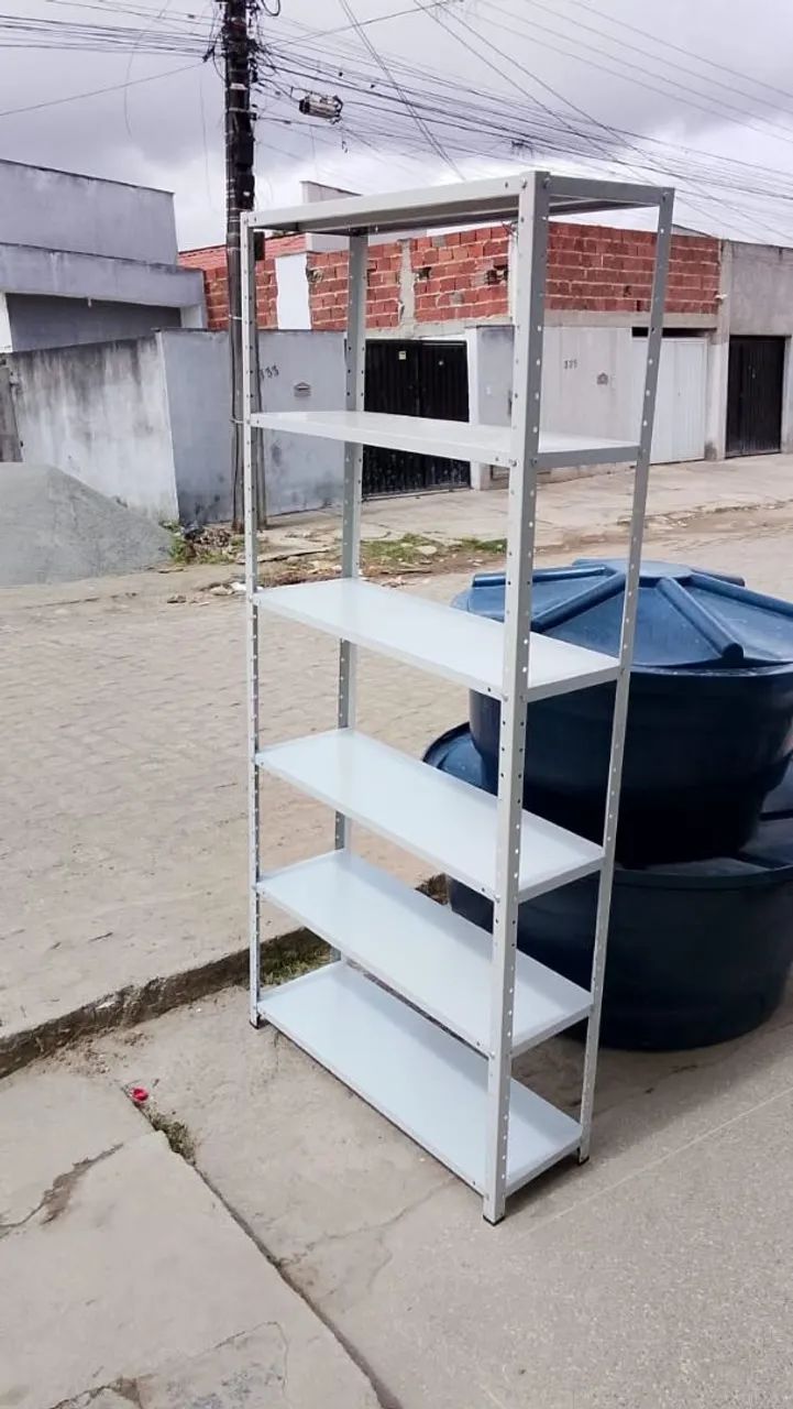 Estantes de Aço