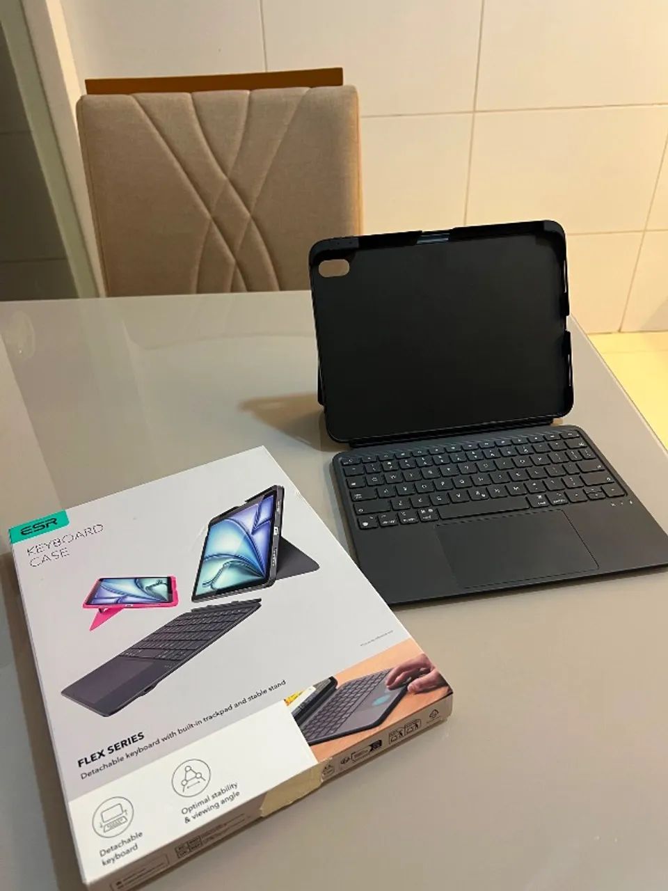 Capa Teclado ESR para iPad 11 - Foto 4
