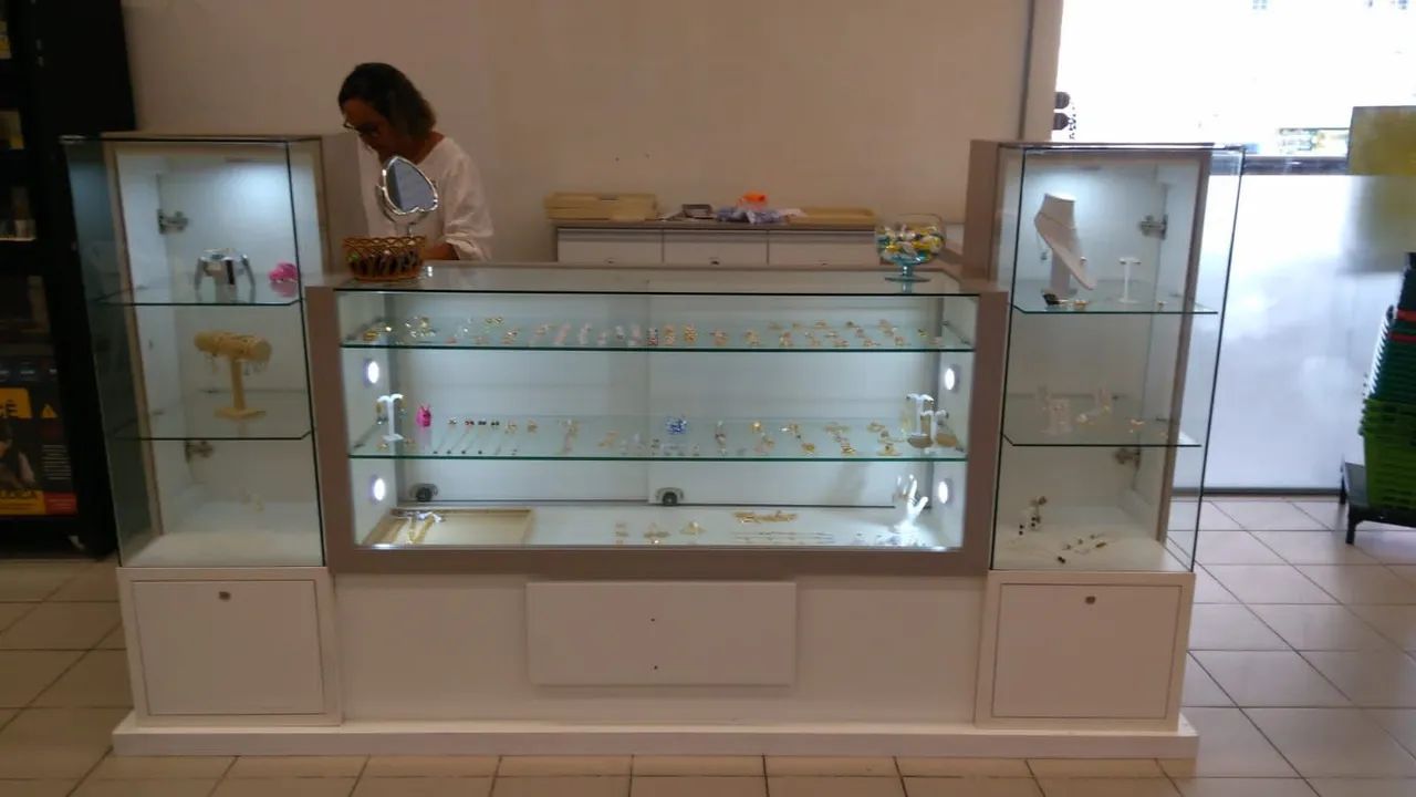 VENDO vitrines para loja em Aracaju 